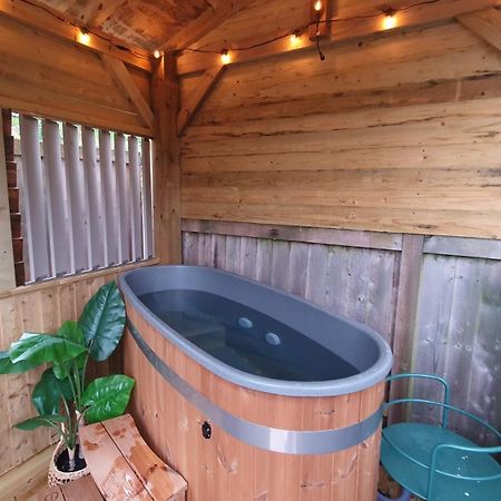 Bijou Coastal Apartment In Polperro With Hot Tub Onsite Parking Downhill Walk To Village المظهر الخارجي الصورة