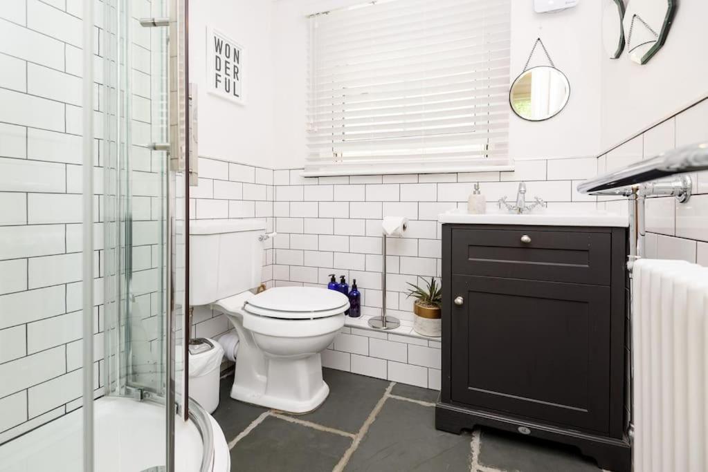 Bijou Coastal Apartment In Polperro With Hot Tub Onsite Parking Downhill Walk To Village المظهر الخارجي الصورة
