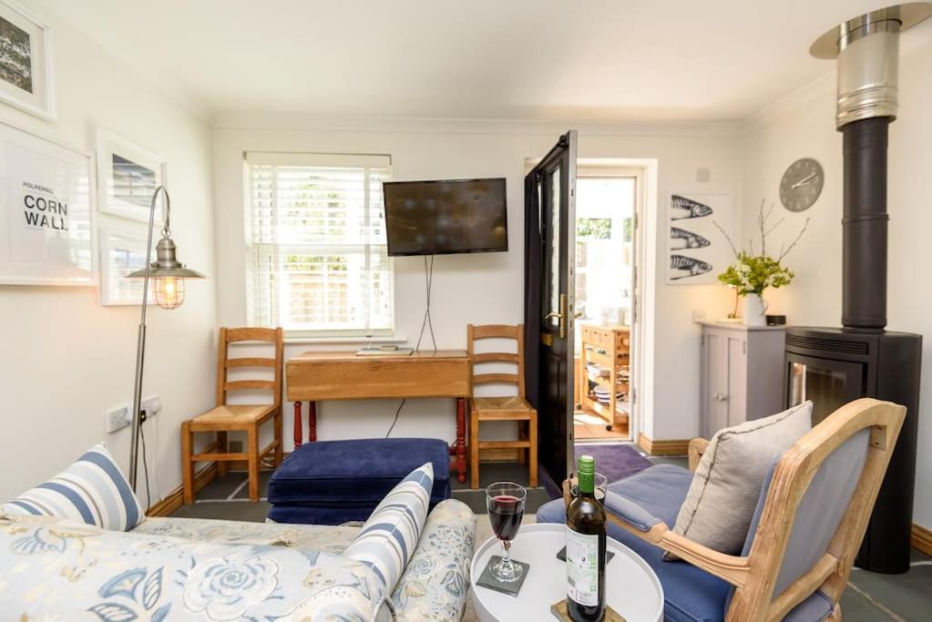 Bijou Coastal Apartment In Polperro With Hot Tub Onsite Parking Downhill Walk To Village المظهر الخارجي الصورة