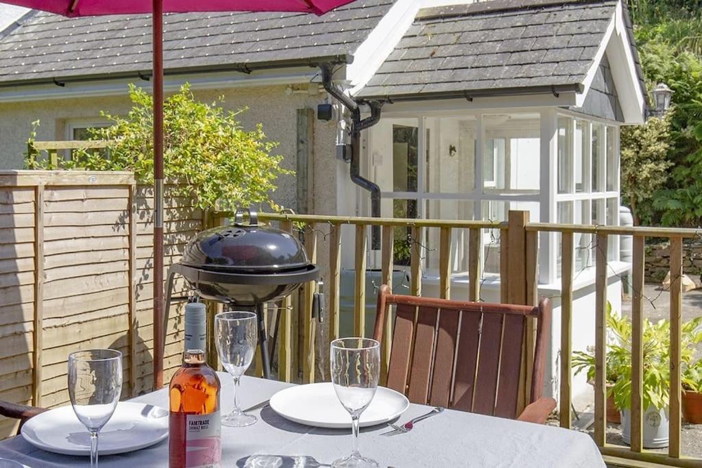 Bijou Coastal Apartment In Polperro With Hot Tub Onsite Parking Downhill Walk To Village المظهر الخارجي الصورة