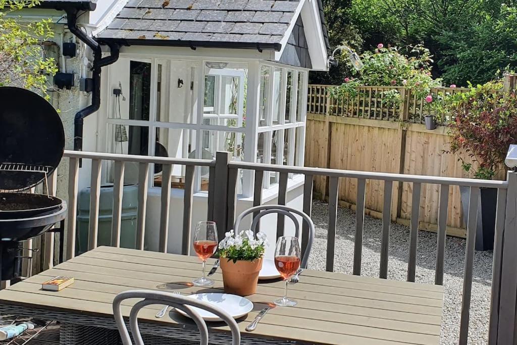 Bijou Coastal Apartment In Polperro With Hot Tub Onsite Parking Downhill Walk To Village المظهر الخارجي الصورة