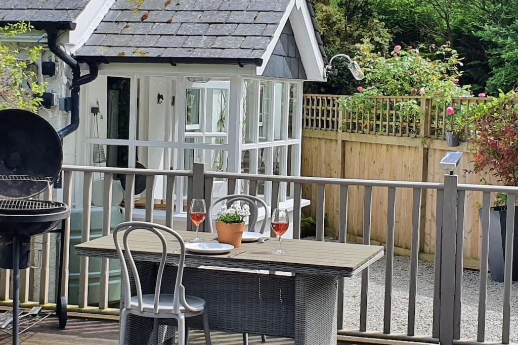 Bijou Coastal Apartment In Polperro With Hot Tub Onsite Parking Downhill Walk To Village المظهر الخارجي الصورة