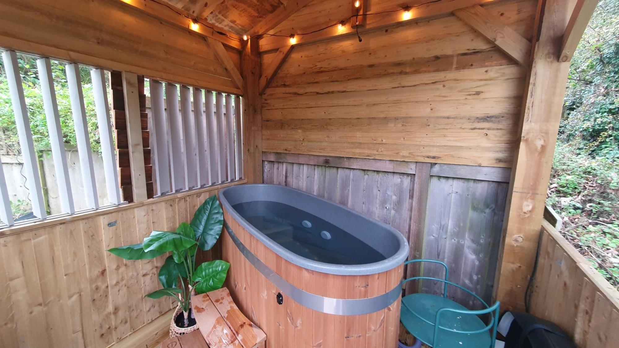Bijou Coastal Apartment In Polperro With Hot Tub Onsite Parking Downhill Walk To Village المظهر الخارجي الصورة